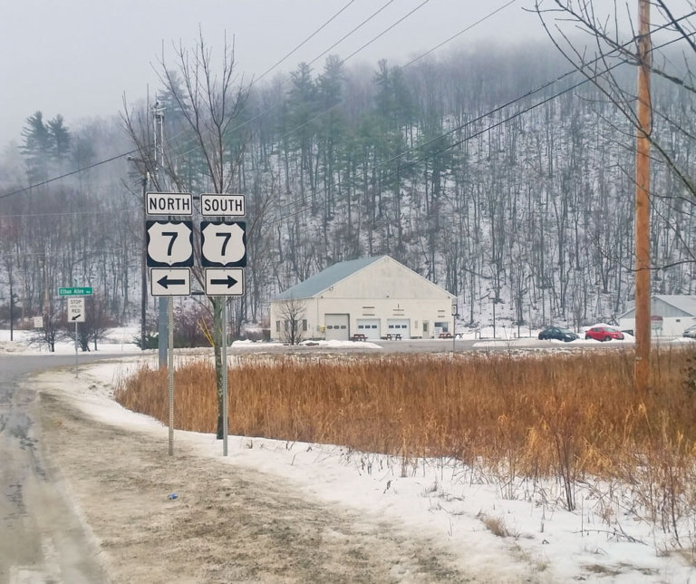 R.L. Vallee withdraws application for a Maplefields Store off Route 7