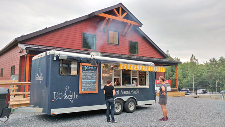 Food trucks and farm dinners: Foodie options right here in Charlotte