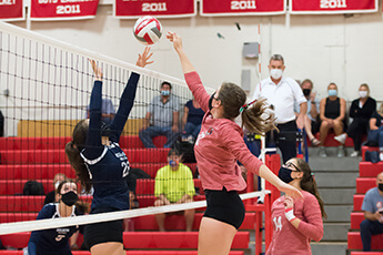 Redhawk spike through the defender. Photo by Al Frey