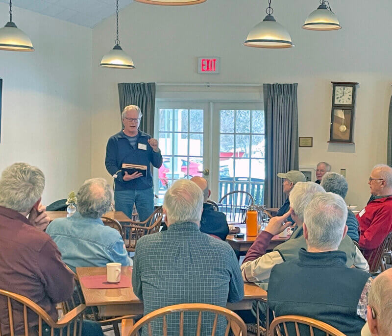 Photo by Lori YorkBill Fraser-Harris talking at the Men’s Breakfast about his recent trip to Antarctica. He will be presenting again on Tuesday, April 11, at 1 p.m. 