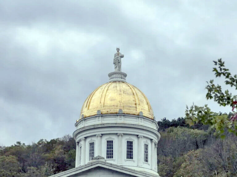 Lawmakers look to expand unpaid time off 